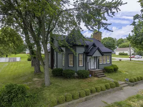 Exterior - 302 S Gonser Ave, Ashley, IN 46705 photo 2 of 3