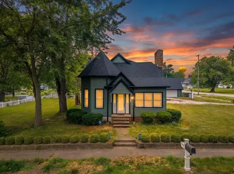 302 S Gonser Ave, Ashley, IN 46705