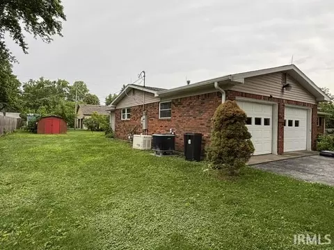 Exterior - 1009 E 7th St, Fowler, IN 47944 photo 3 of 8