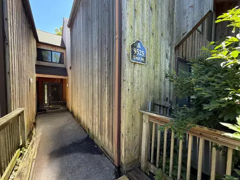 9525 S Pointe Lasalles Dr #86, Bloomington, IN 47401