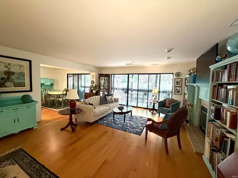 9525 S Pointe Lasalles Dr #86, Bloomington, IN 47401
