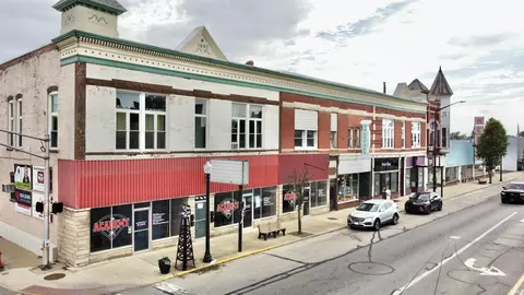 234-244 E Main St, Gas City, IN 46933