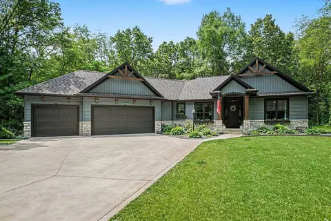 13912 Shavano Peak Dr, Middlebury, IN 46540