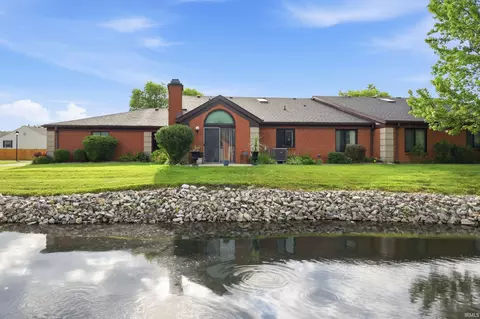 9278 Oak Run East Dr, Indianapolis, IN 46260