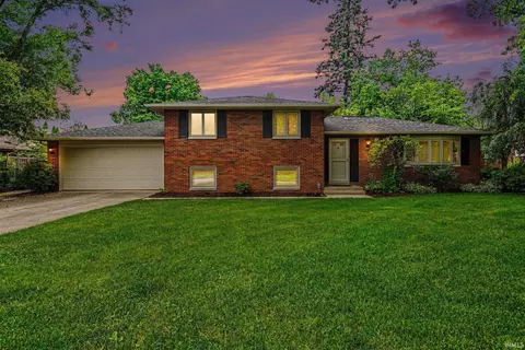 2009 Scottswood Cir, South Bend, IN 46617