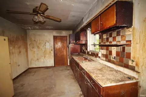 Kitchen - 1427 E 500 S, Wabash, IN 46992 photo 1 of 2