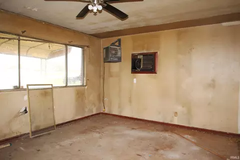 Living - 1427 E 500 S, Wabash, IN 46992 photo 1 of 1