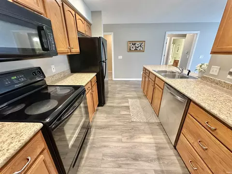 Kitchen - 1917 Greyson Dr, Auburn, IN 46706 photo 4 of 4
