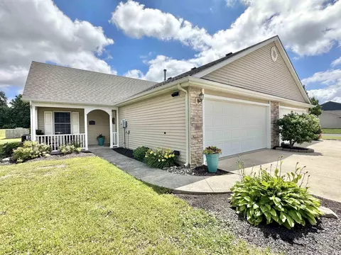 1917 Greyson Dr, Auburn, IN 46706
