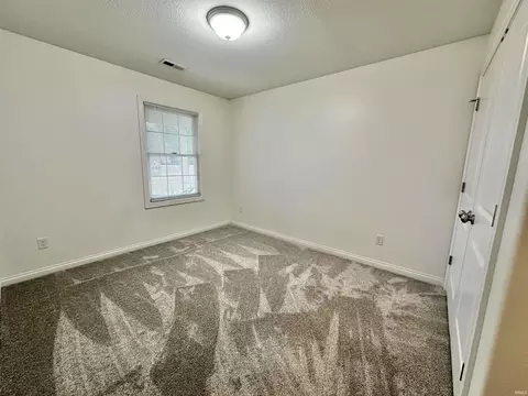Bedroom - 1917 Greyson Dr, Auburn, IN 46706 photo 3 of 4