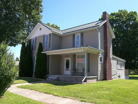 210 N Broadway St, Mentone, IN 46539
