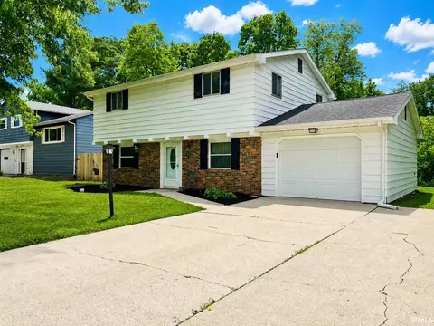 2536 Deerwood Dr, Fort Wayne, IN 46825