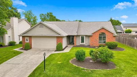 8711 Sandpiper Ct, Fort Wayne, IN 46804
