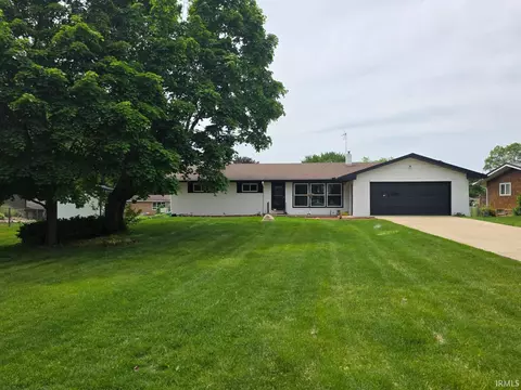 54141 Eastview Dr, Bristol, IN 46507