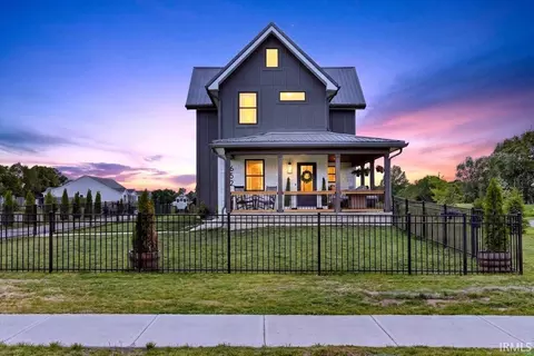 652 S Main St, Whitestown, IN 46075