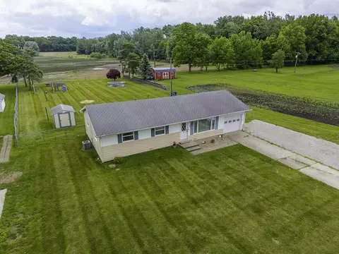 1301 S Lee St, Garrett, IN 46738