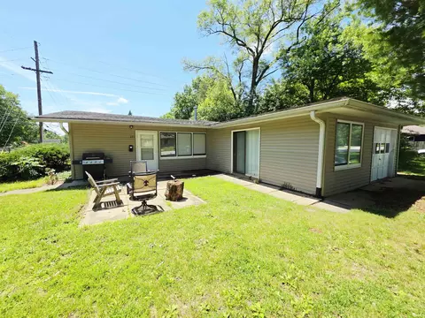 271 E Sunset Ln, West Lafayette, IN 47906