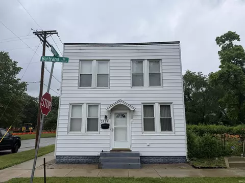 2529 Bertrand St, South Bend, IN 46628