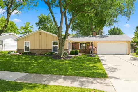 2422 Forest Valley Dr, Fort Wayne, IN 46815