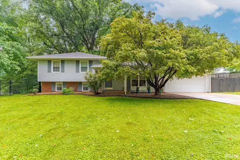 7055 Sharon Rd, Newburgh, IN 47630