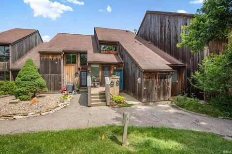 9584 S Pointe Lasalles Dr, Bloomington, IN 47401