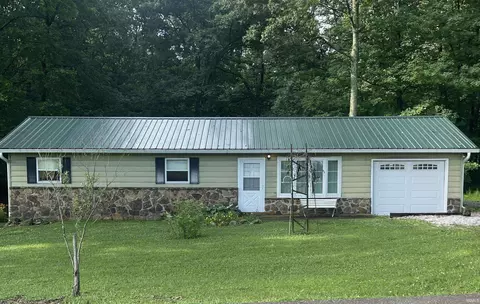 1136 Art Gallery Rd, Bedford, IN 47421