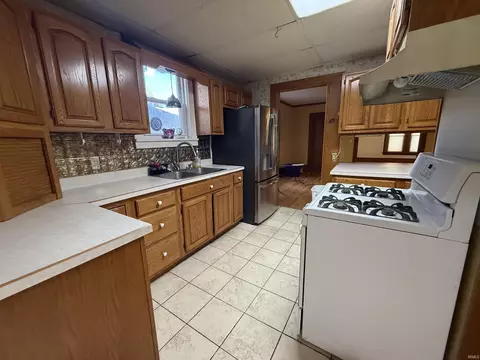 Kitchen - 206 S S Mtn, Lagrange, IN 46761 photo 2 of 2