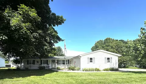 1207 NE 3rd St, Washington, IN 47501