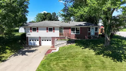 2006 N Leland Dr, Huntingburg, IN 47542