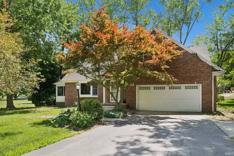 8315 Waterswolde Ln, Fort Wayne, IN 46825