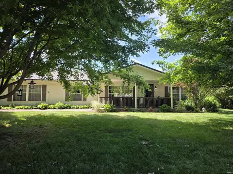 1495 E Dove Ln, Milford, IN 46542