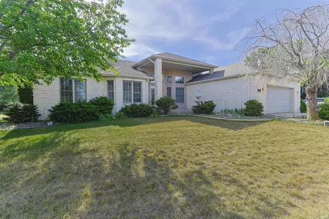 14486 Worthington Dr, Granger, IN 46530