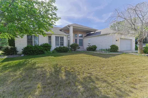 14486 Worthington Dr, Granger, IN 46530