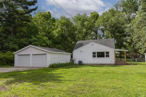 26490 Southport Dr, South Bend, IN 46628
