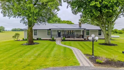 9451 S Meridian Rd, Bunker Hill, IN 46914