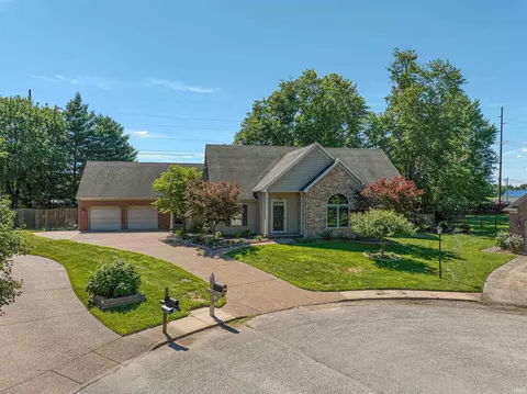 7533 Chapel Hill Ct, Newburgh, IN 47630
