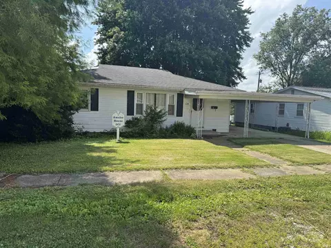 124 N First Ave, Oakland City, IN 47660