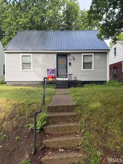 1721 Obrien St, South Bend, IN 46628