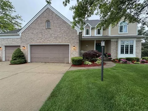 50738 Pickett Ridge Ct, Granger, IN 46530