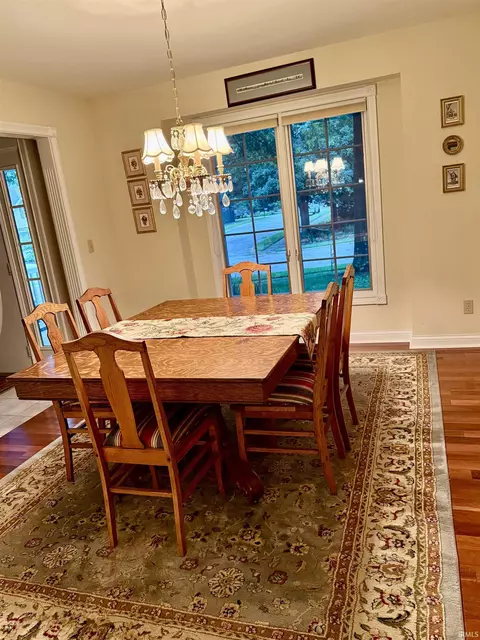 Dining - 2500 E Cedarwood Dr, Bloomington, IN 47401 photo 3 of 4