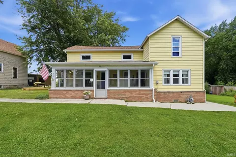 205 E Spring St, Etna Green, IN 46524