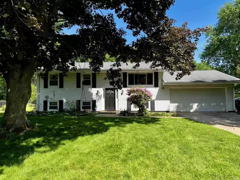 54554 Cornell Dr, Mishawaka, IN 46545