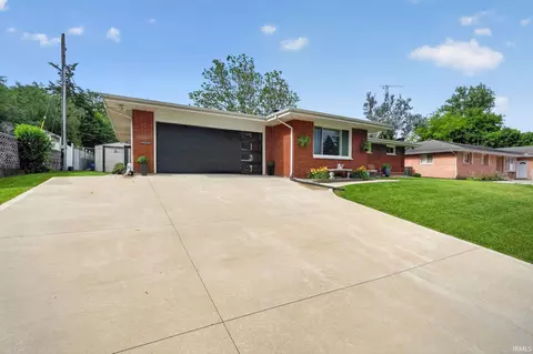 1024 Eckman St, South Bend, IN 46614