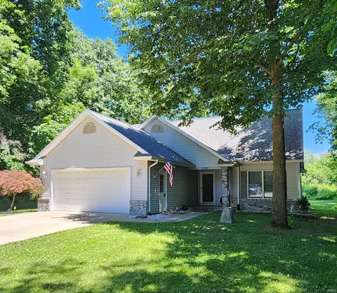 6999 E Tee Trl, Syracuse, IN 46567