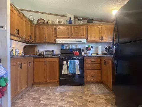 11051 W Division Rd, Dunkirk, IN 47336 photo 3