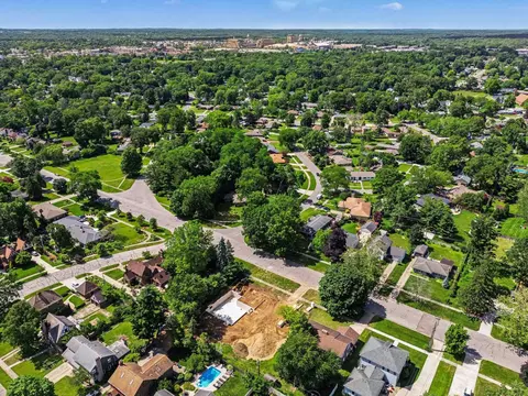 2026 Bader Ave, South Bend, IN 46617