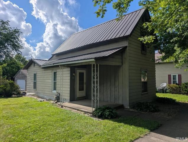 111 S Spring St, Wakarusa, IN 46573