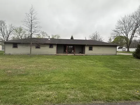 8 Meridian Dr, Hartford City, IN 47348