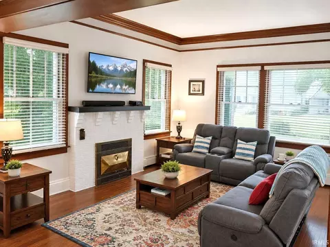 Living - 803 E 5th St, Fowler, IN 47944 photo 2 of 3