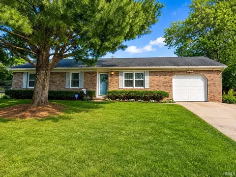 3707 Willow Bend Dr, Evansville, IN 47710